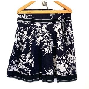 Mix Nouveau Navy & White Floral Side Bow Pleated Skirt Size Large
